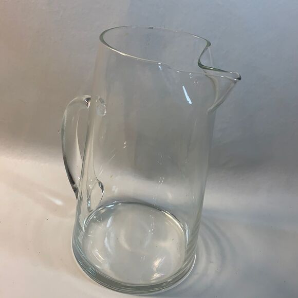 Clear Glass Needle Nose Spout Serving Juice Bar Cocktail Pitcher 1 Quart EUC - Picture 1 of 6